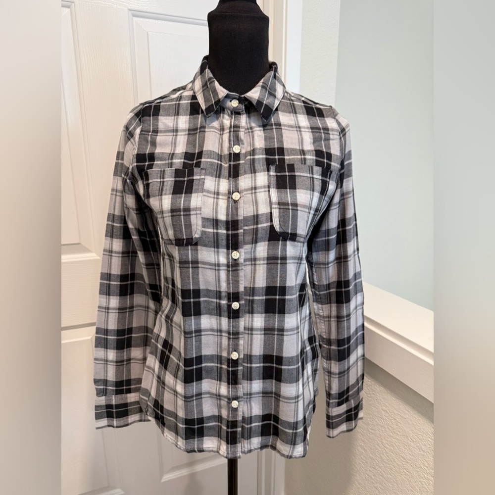 Mossimo Supply Co 💯 % Cotton Shirt